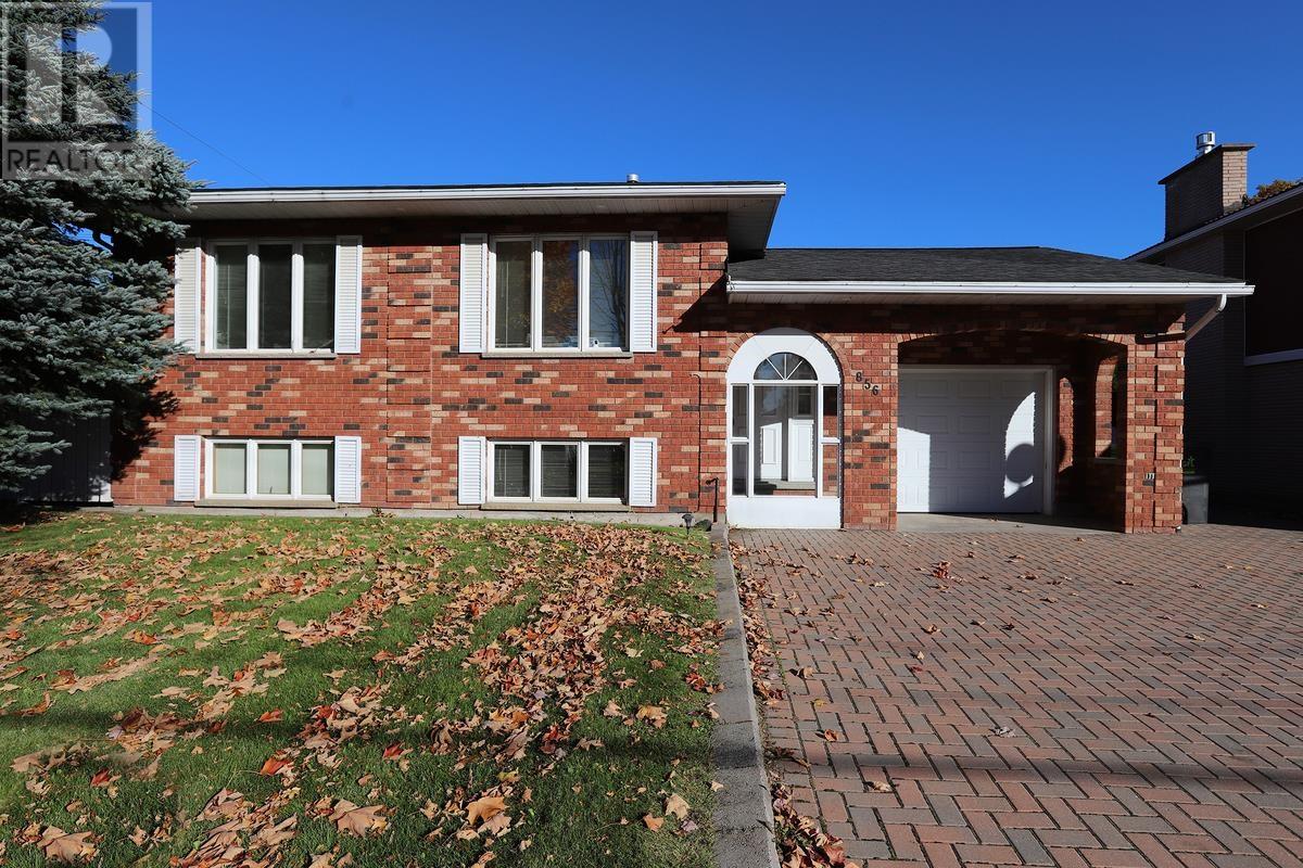 856 Pine St, Sault Ste. Marie, ON P6B 3G3