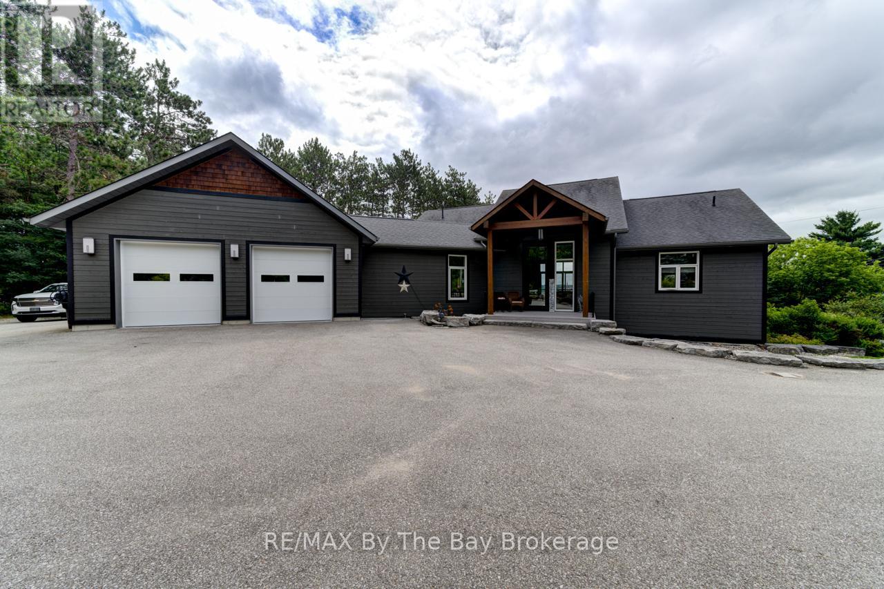 45 Military Rd, Penetanguishene, ON L9M 1S4