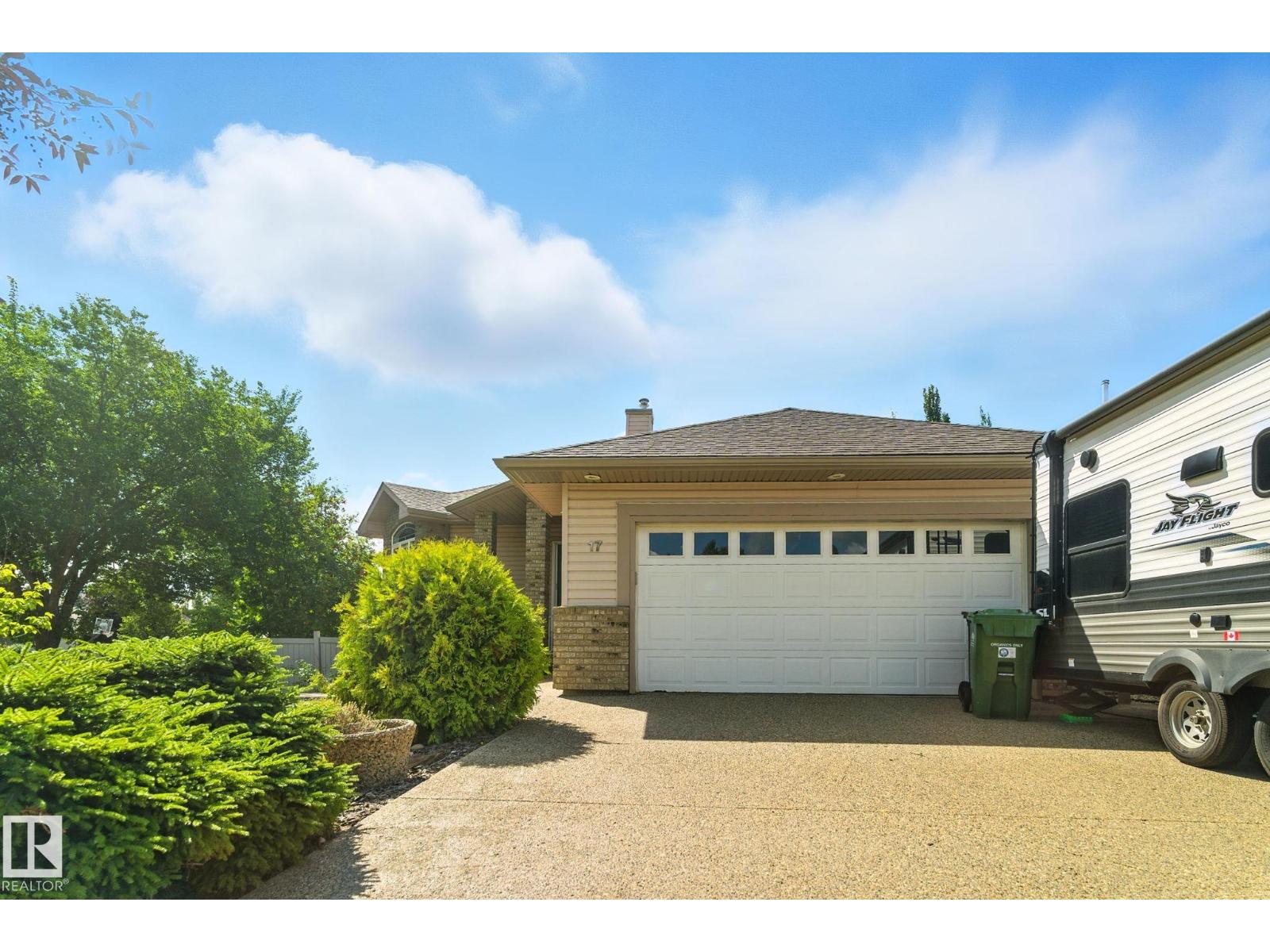 17 Kendall Cr, St. Albert, AB T8N 6X8