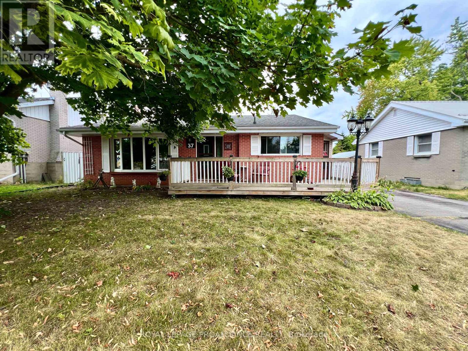 37 Bongard Cres, Belleville, ON K8P 2L4