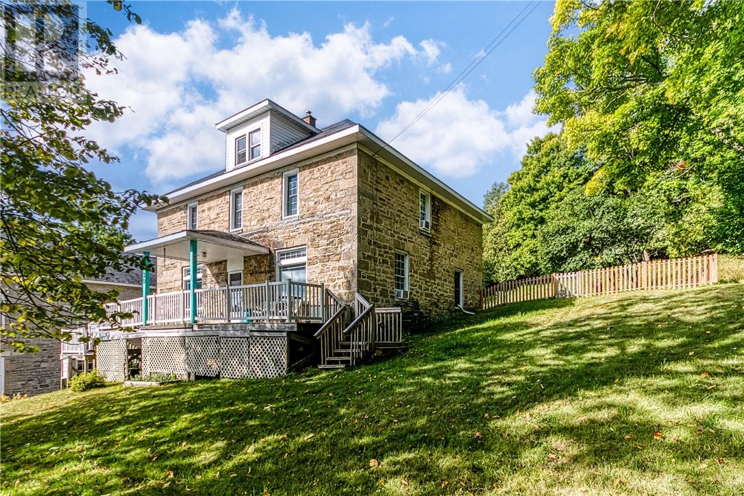 29 Phipps St, Gore Bay, ON P0P 1H0