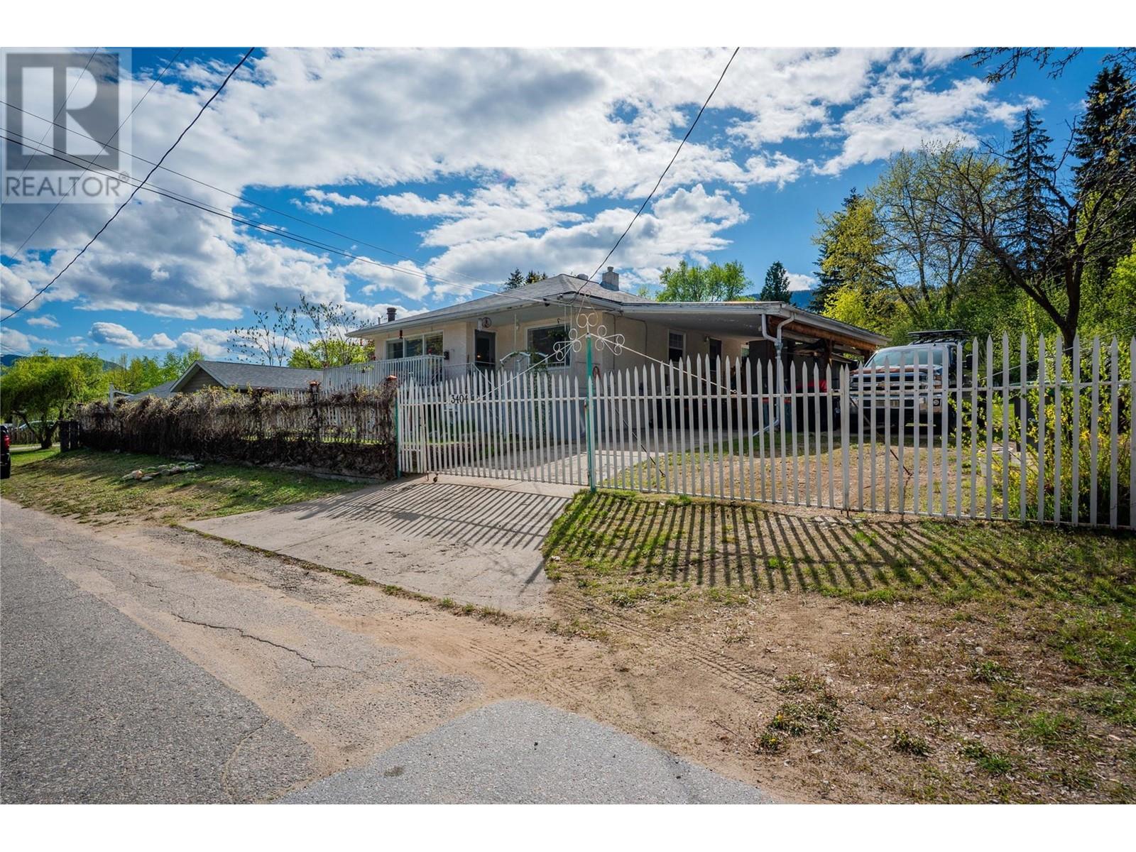 3404 4 Avenue, Castlegar, BC V1N 2T3
