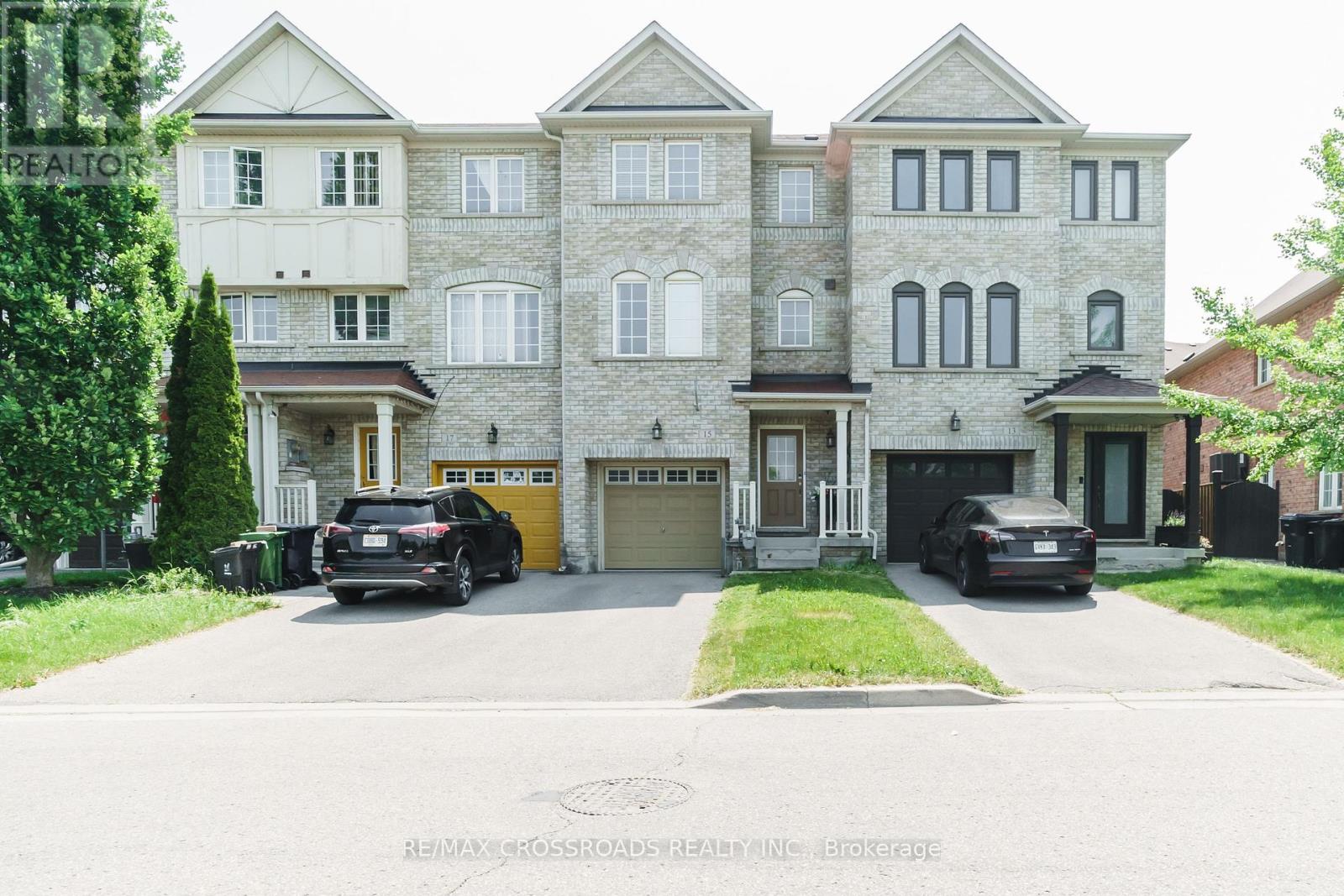 15 Oates Dr, Toronto, ON M1L 0A9