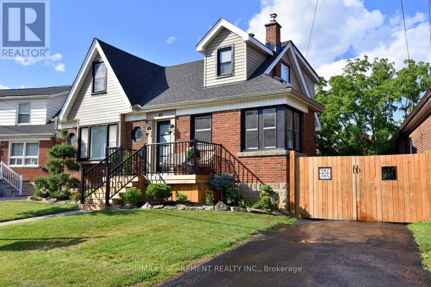 45 Dunkirk Ave, Hamilton, ON L8K 4W9