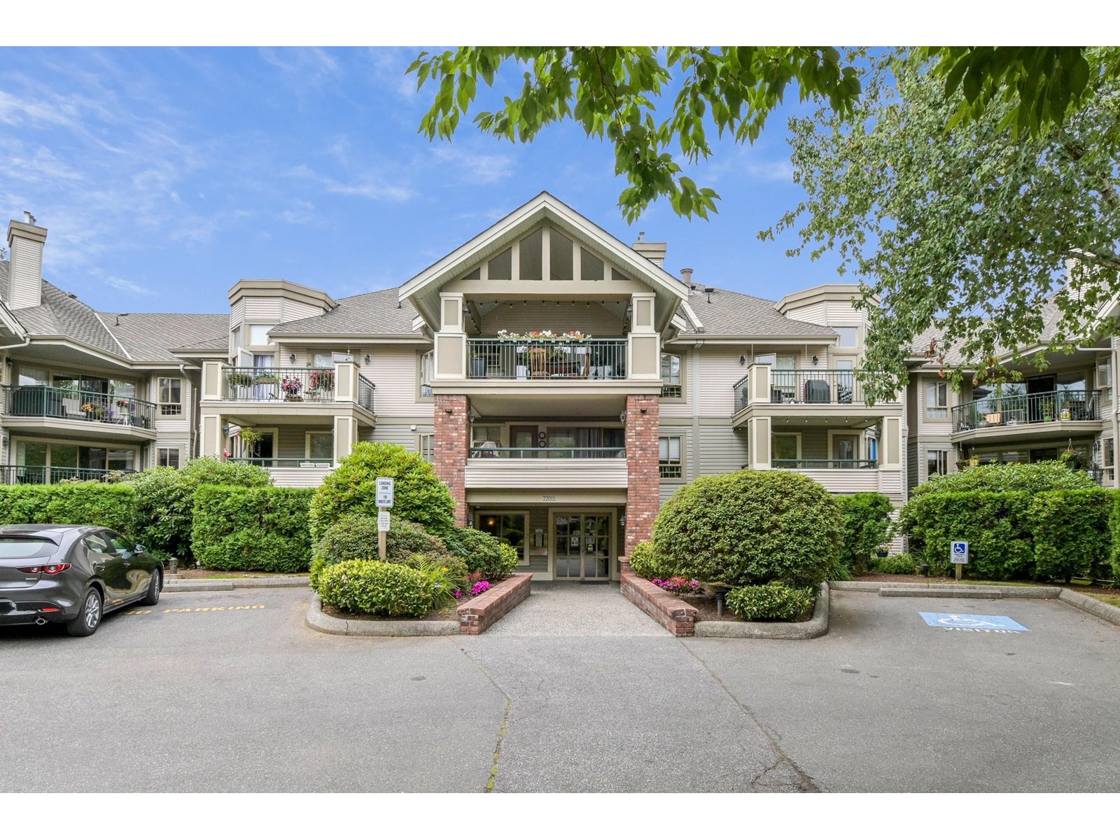 22015 48 Avenue Unit 107, Langley, BC V3A 8L3