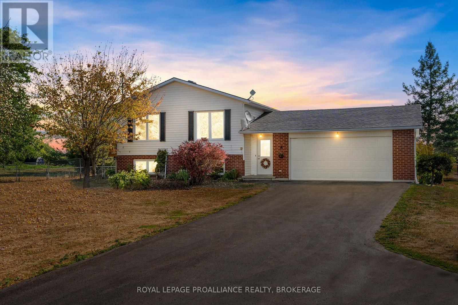 4328 Wilmer Rd, South Frontenac, ON K0H 2L0