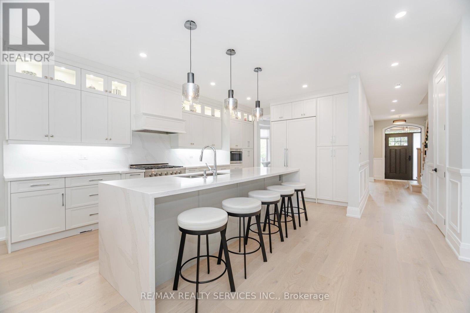 17 Edmonton St, Brampton, ON L6Y 5L2