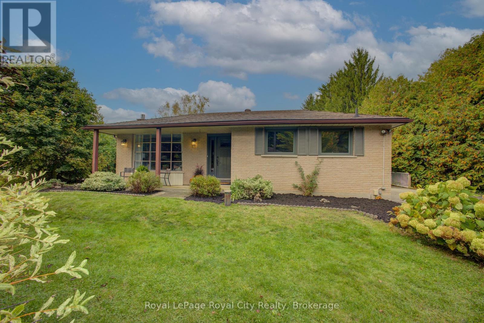 330 S River Rd, Centre Wellington, ON N0B 1S0