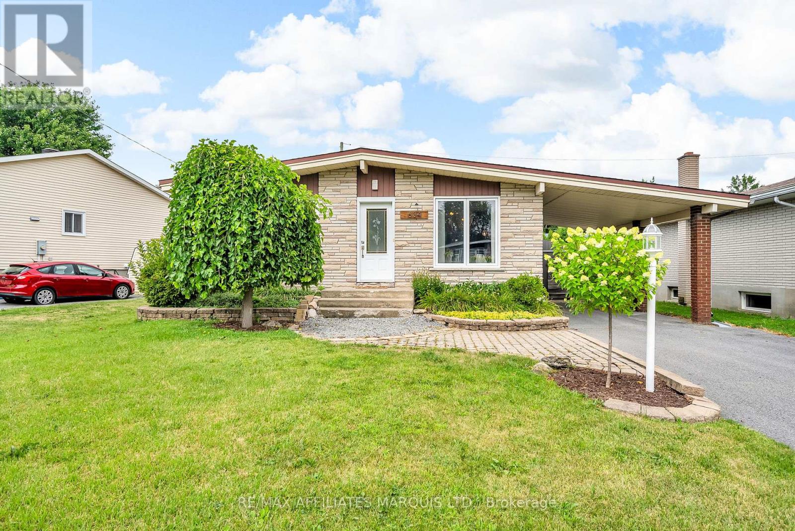 634 Fraser Ave, Cornwall, ON K6H 5R1