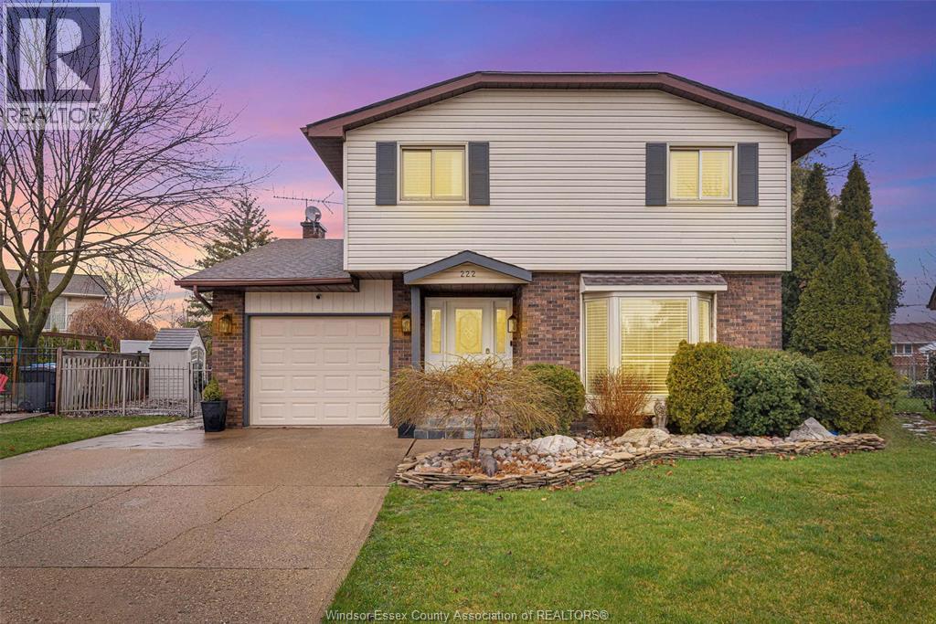 222 Donalda Ct, Windsor, ON N8N 3K2