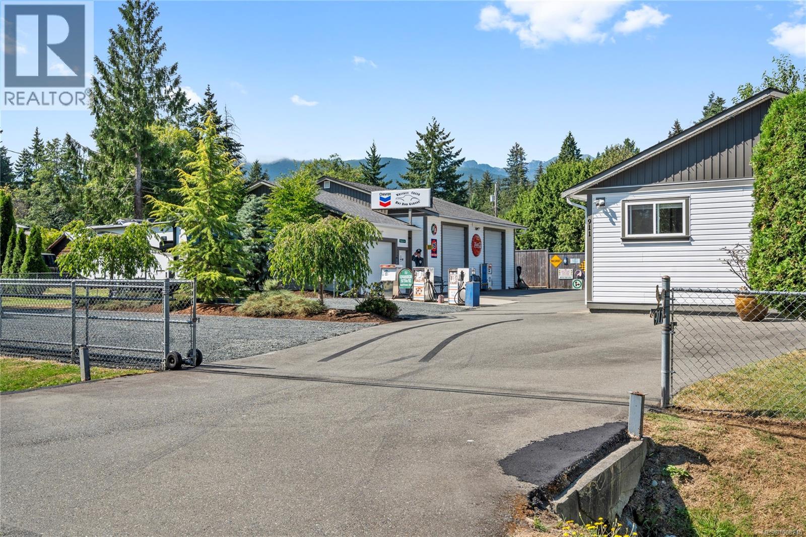 911 Poplar Way, Qualicum Beach, BC V9K 1V8
