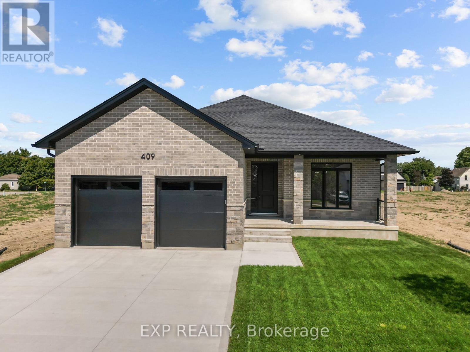 409 Ontario St, Warwick, ON N0M 2S0