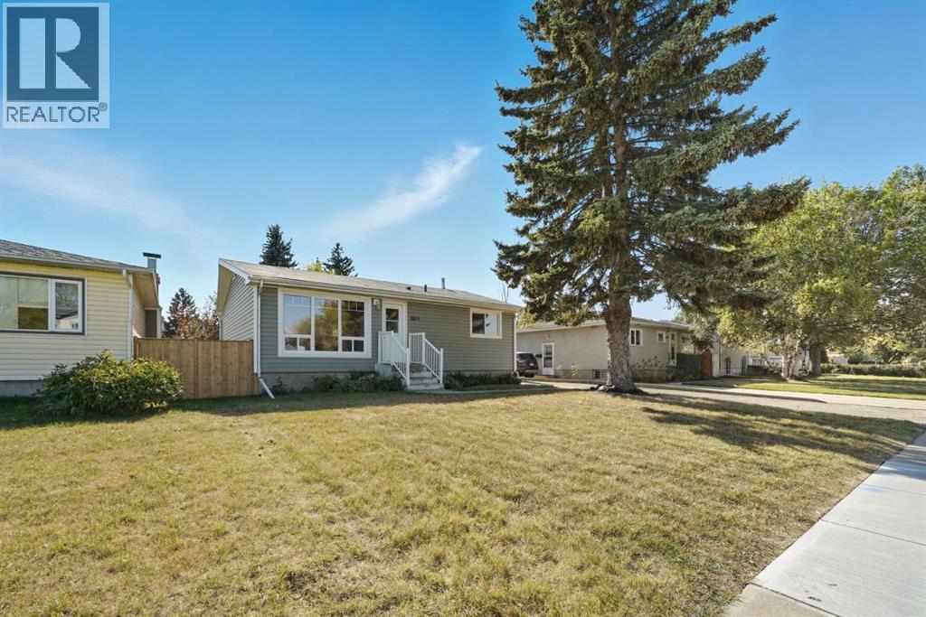 58 Street Unit 5813, Red Deer, AB T4N 2L9
