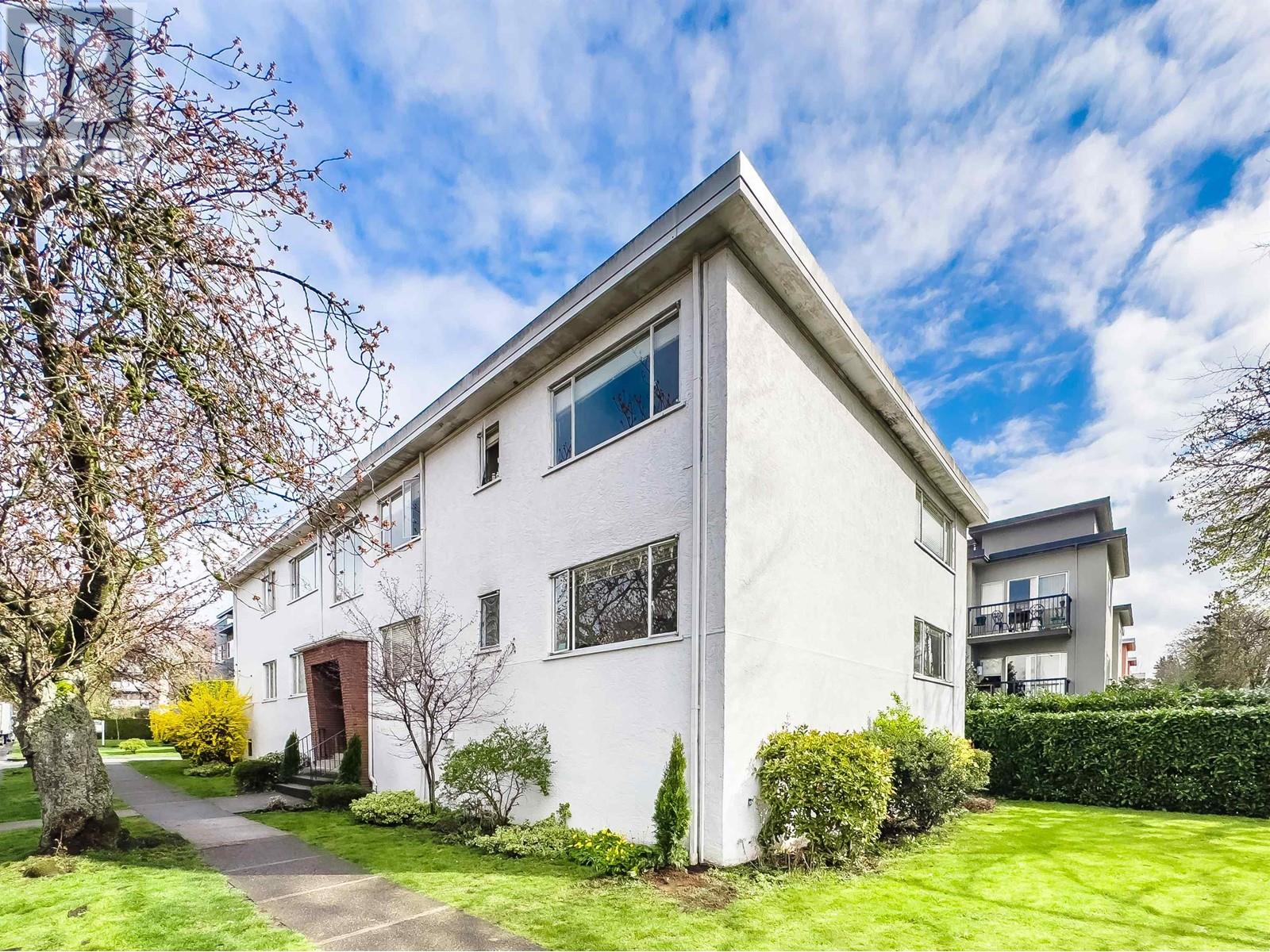 8692 French St, Vancouver, BC V6P 4W6