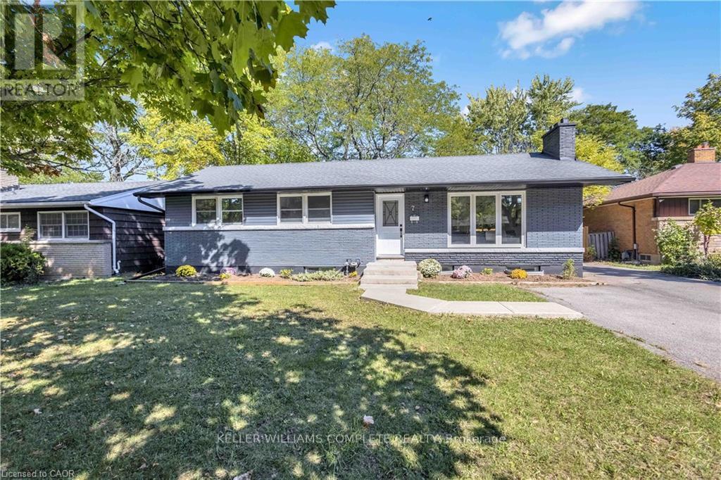 7 Swan Dr, St. Catharines, ON L2T 2C2