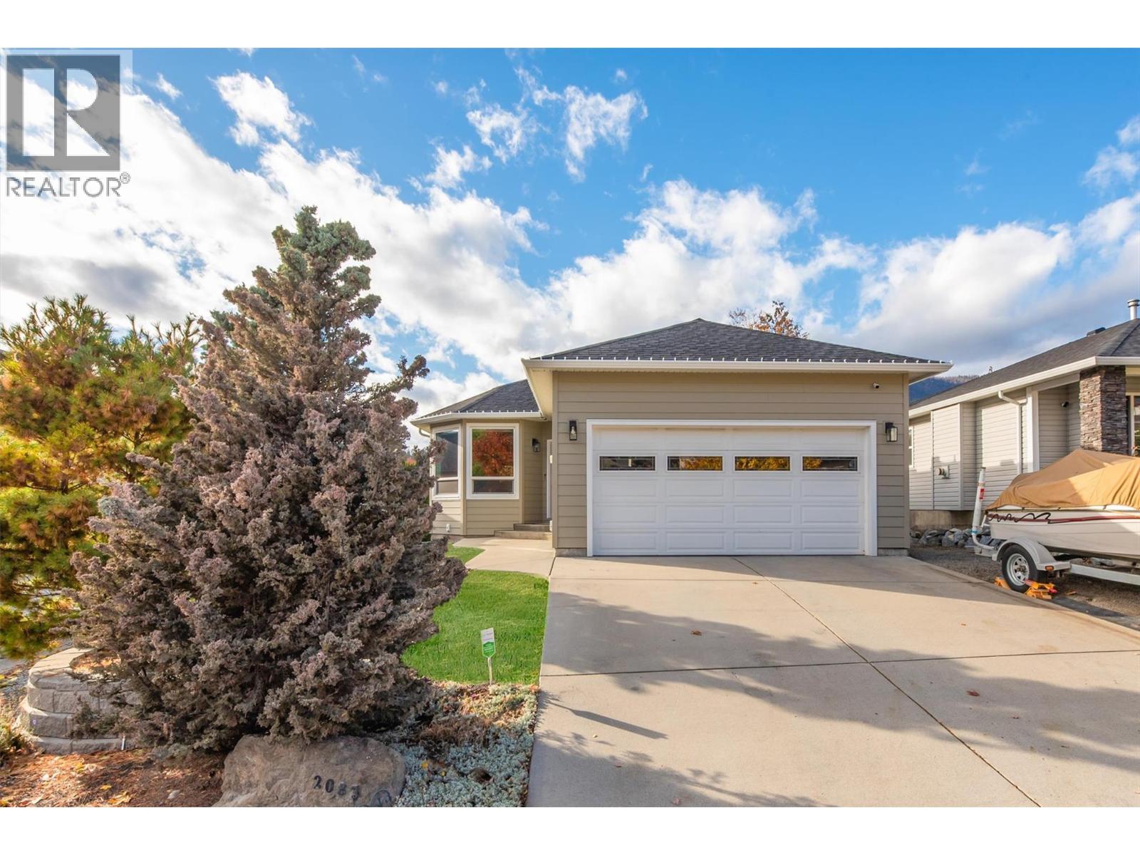 2083 Rosefield Dr, West Kelowna, BC V1Z 3Y8
