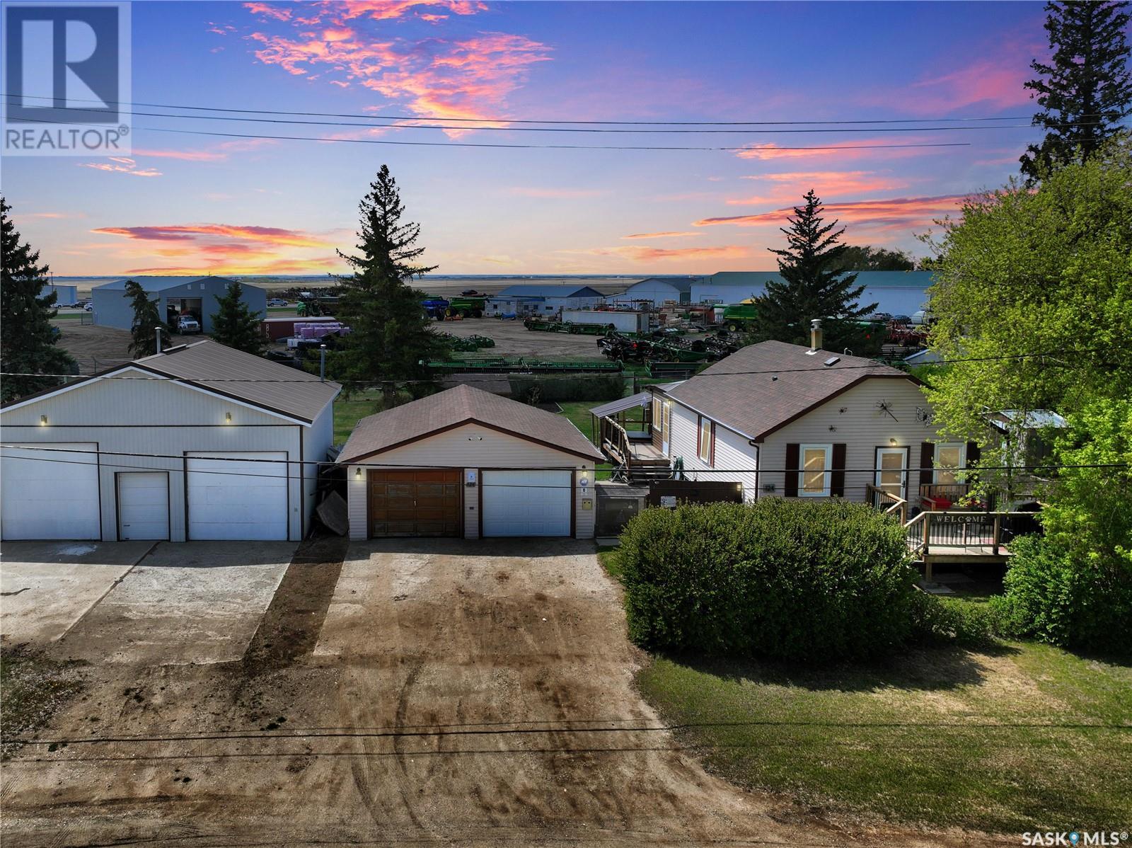 124 S Railway Ave, Balcarres, SK S0G 0C0