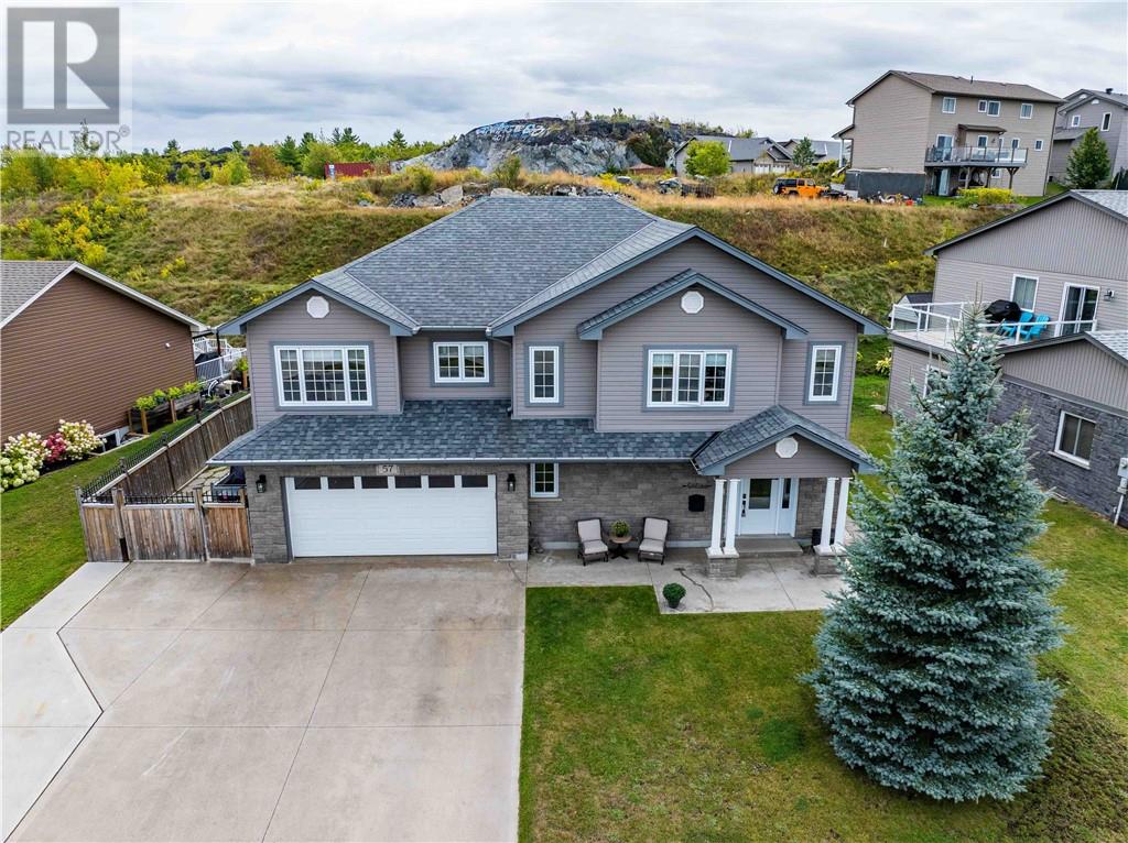 57 N Field Cres, Sudbury, ON P3B 0C3