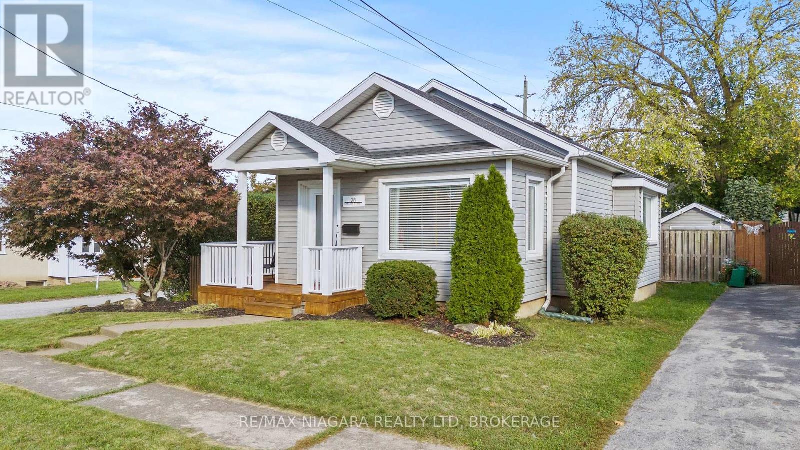 28 Chelsea St, St. Catharines, ON L2P 3B8