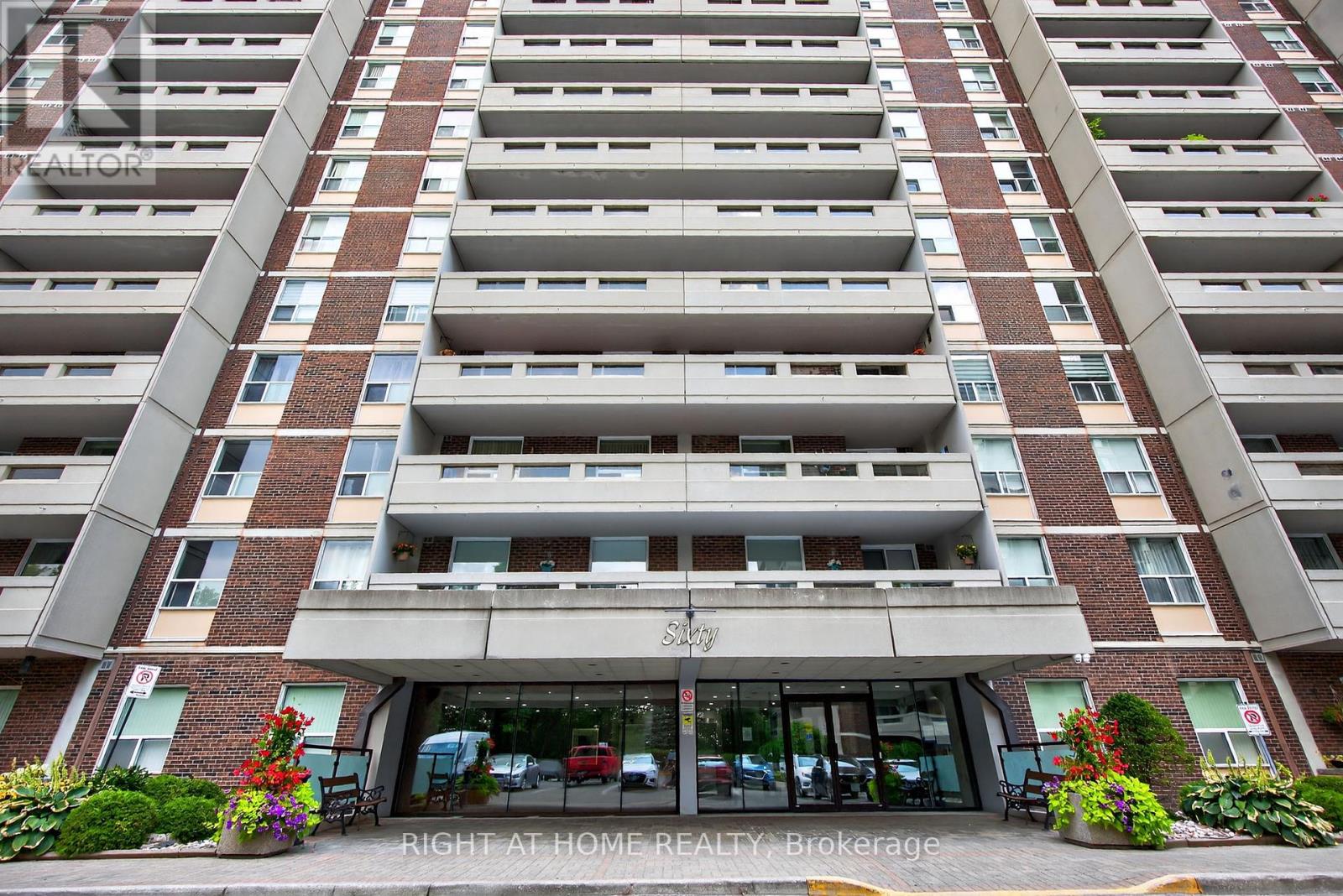 211 60 Inverlochy Blvd, Markham, ON L3T 4T7