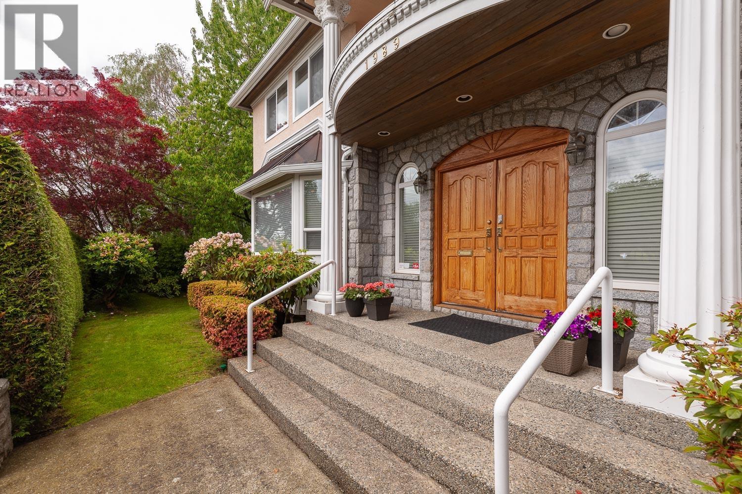 1989 W 52nd Ave, Vancouver, BC V6P 1J6