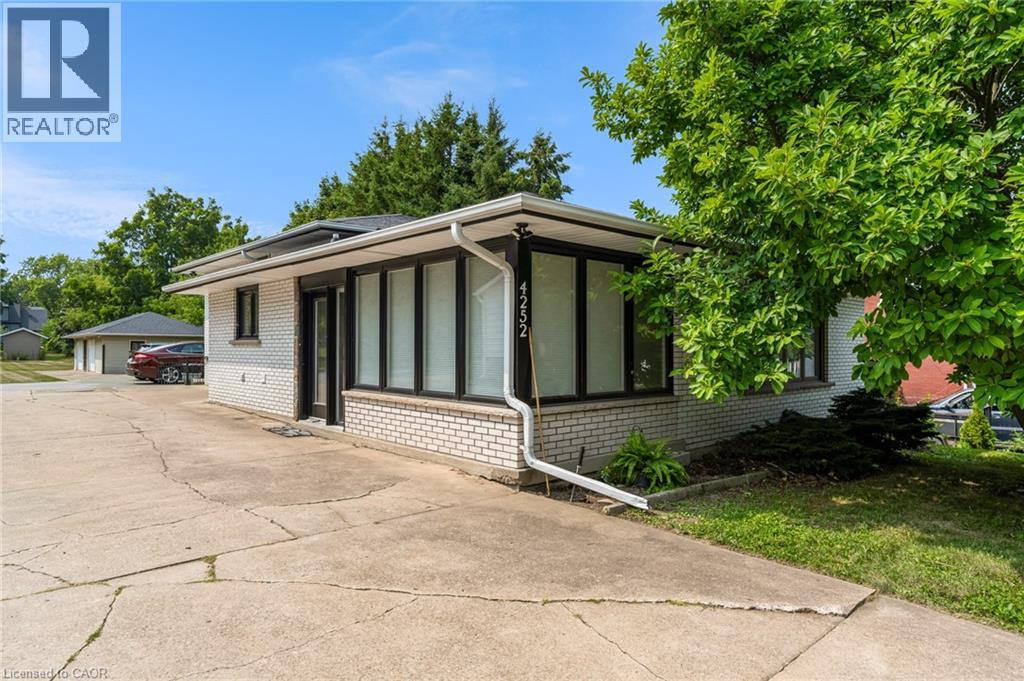 4252 William St, Lincoln, ON L0R 1B0