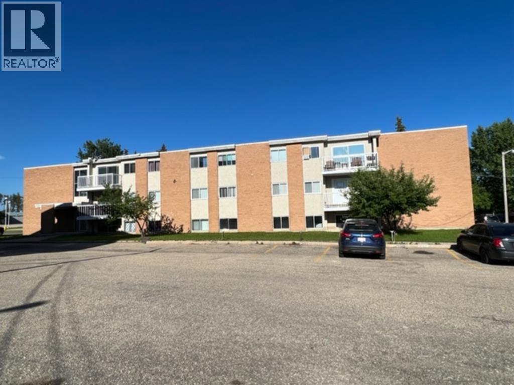 5 Sunset Blvd, Whitecourt, AB T7S 1K8