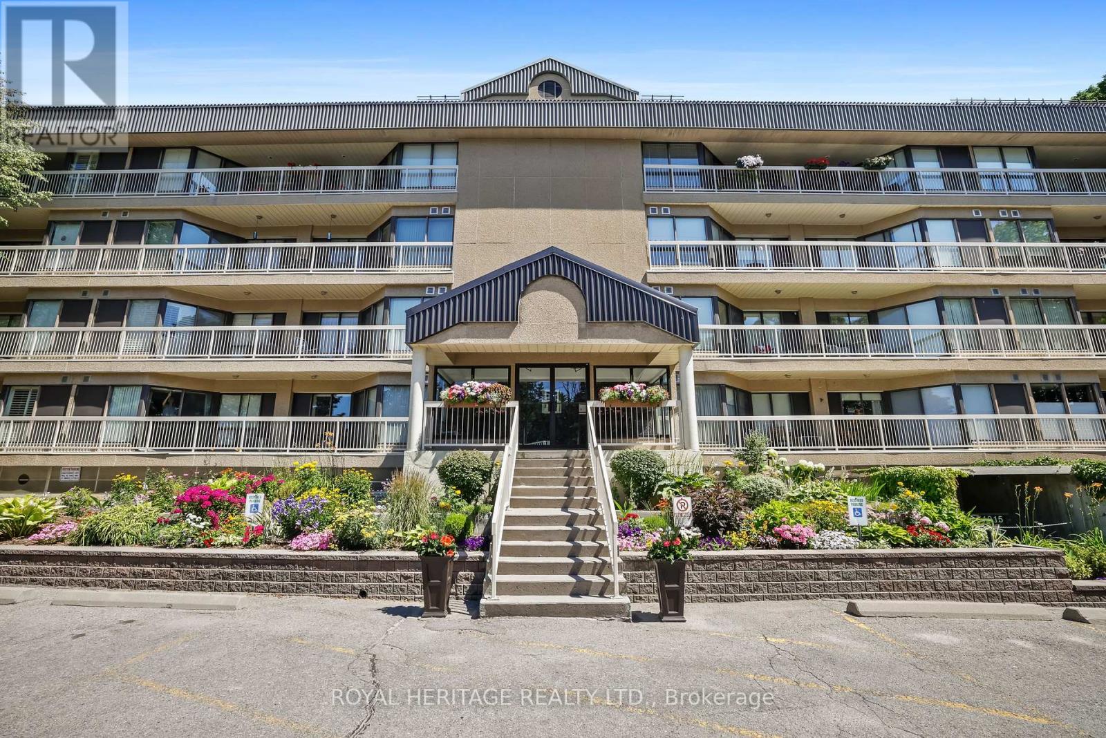 211 40 Auburn St, Peterborough, ON K9H 1R1
