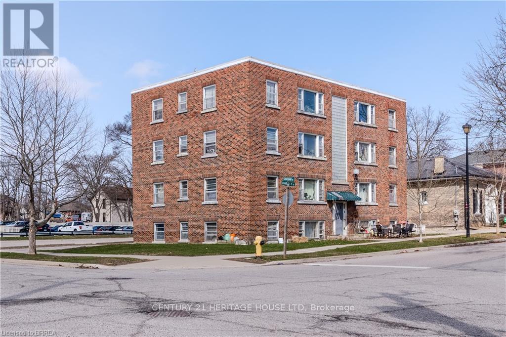 88 Charlotte St, Brantford, ON N3T 2X3