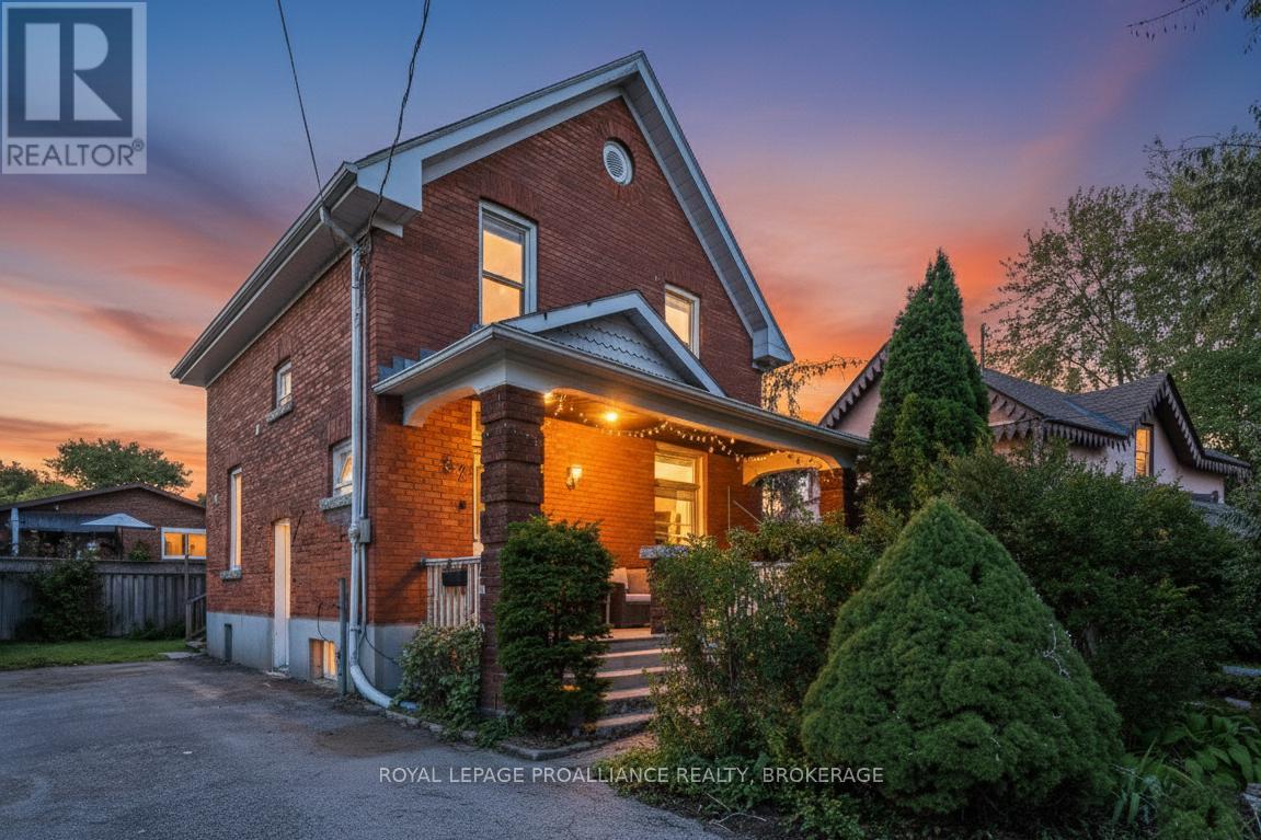 57 S Bartlett St, Kingston, ON K7K 1X3