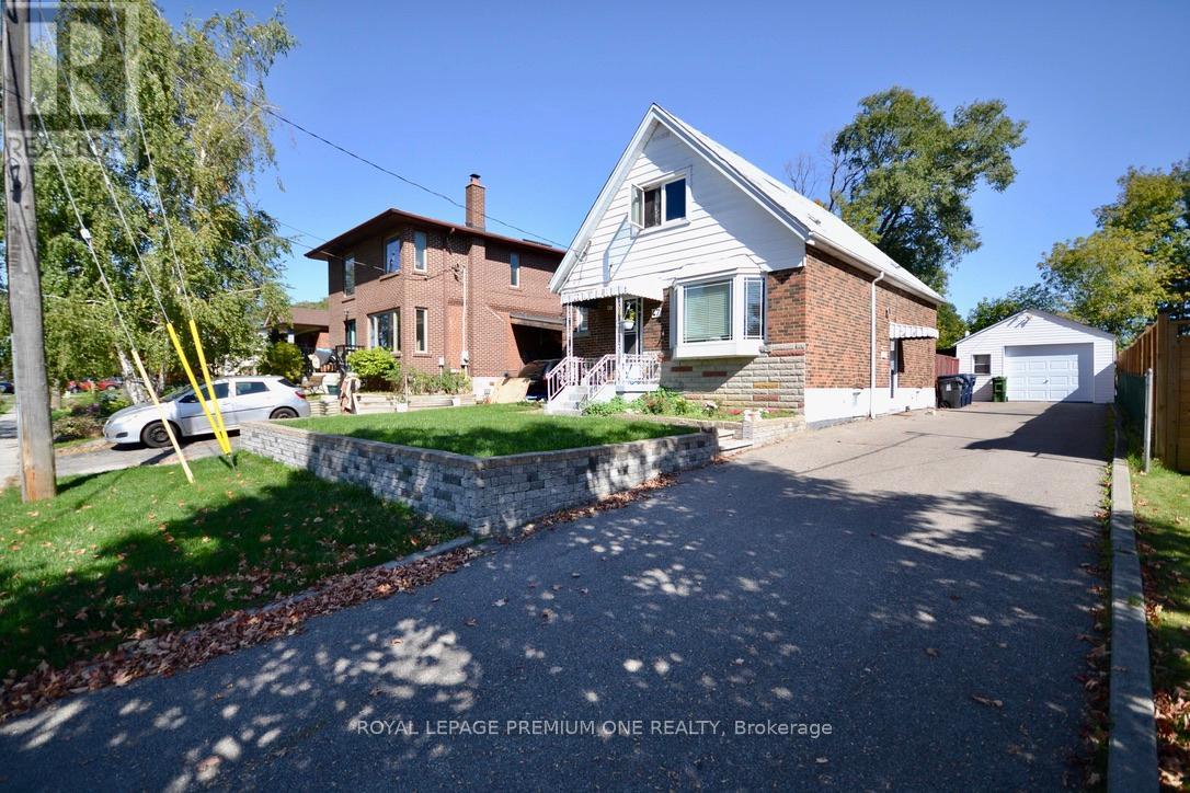 47 Singleton Rd, Toronto, ON M1R 1H8