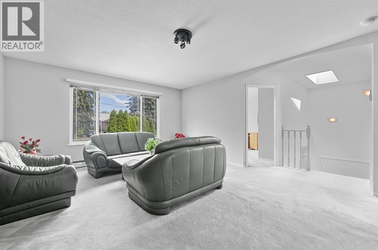 620 Thirteenth St, New Westminster, BC V3M 4M4