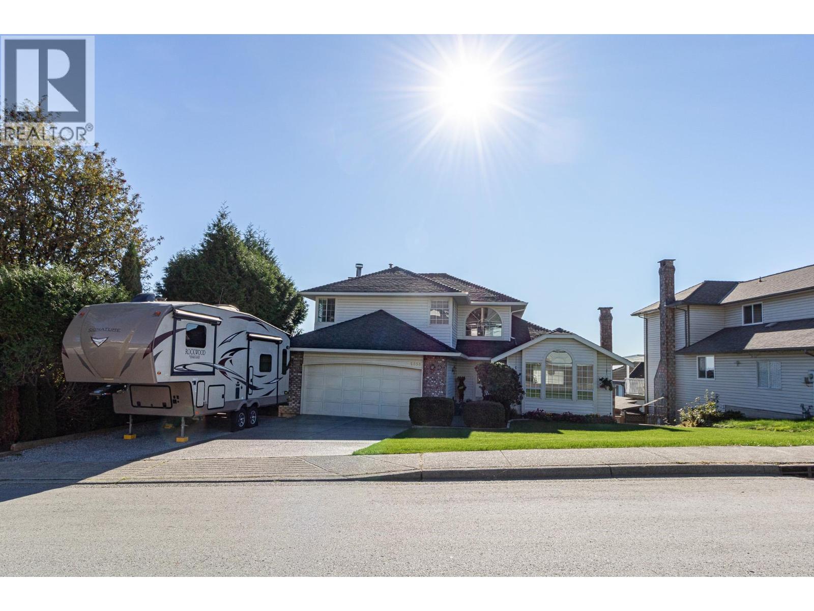 2658 Delahaye Dr, Coquitlam, BC V3B 7E7