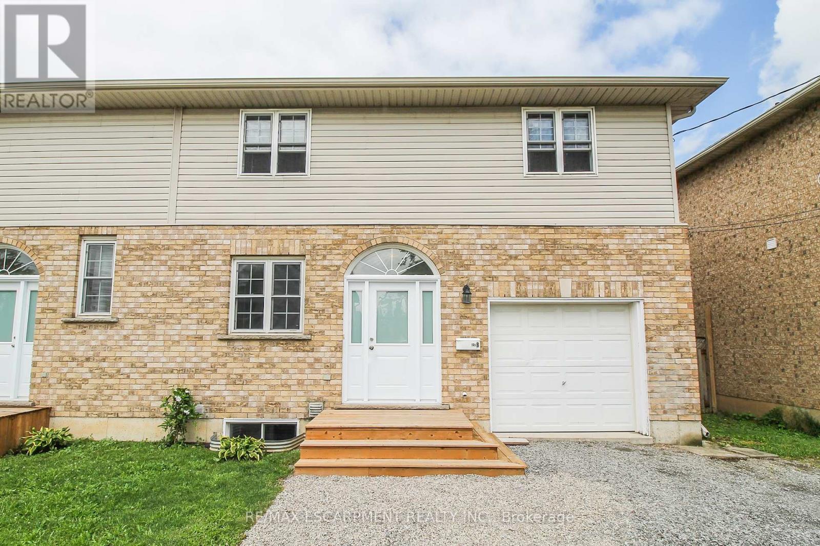 27 Walnut St #b, St. Catharines Secord Woods, ON L2T 1H6