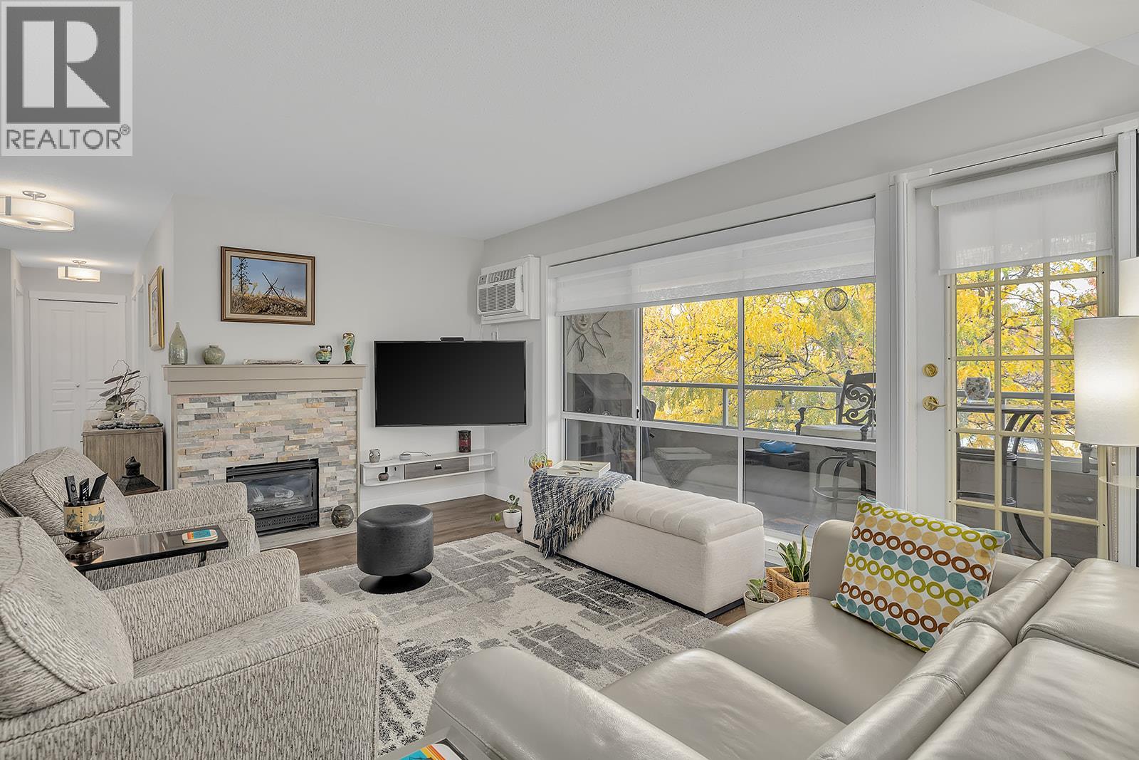645 Barrera Road Unit 204, Kelowna, BC V1W 3C9