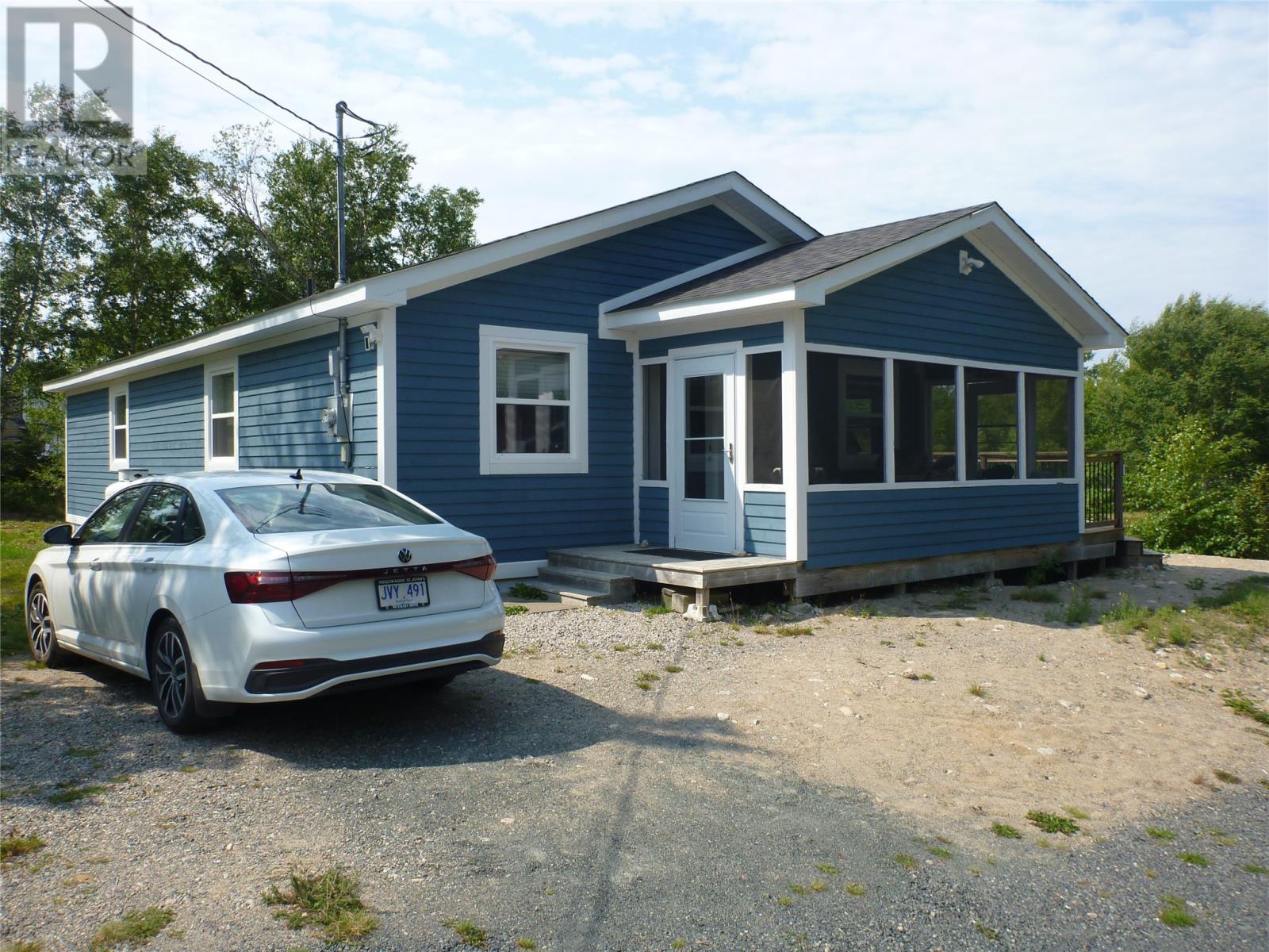 25 Loop Rd, Terra Nova, NL A0C 1L0