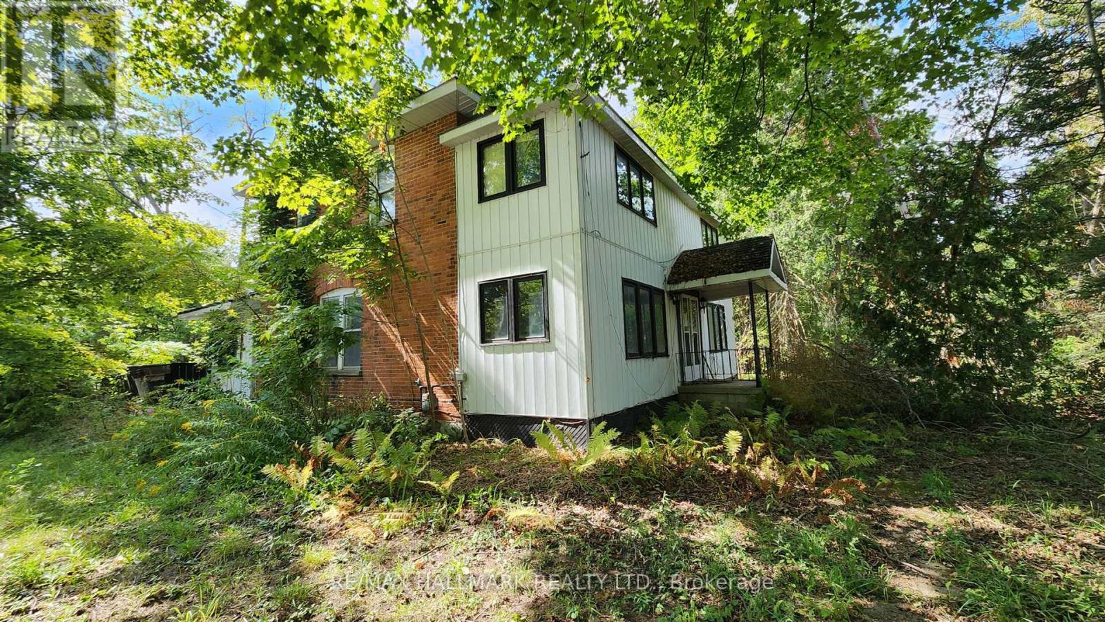 26 Lakeshore Rd W, Oro-Medonte, ON L0L 2E0