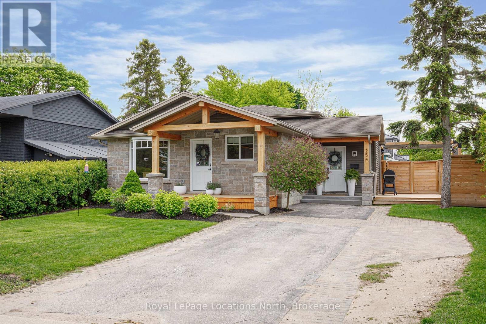 254 Third St, Collingwood, ON L9Y 4E7