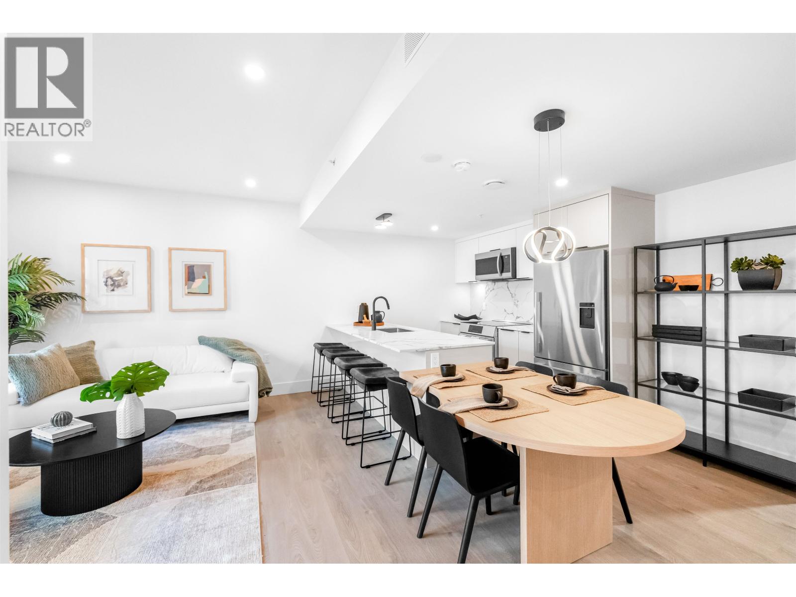 2069 E 1st Ave, Vancouver, BC V5N 1B6