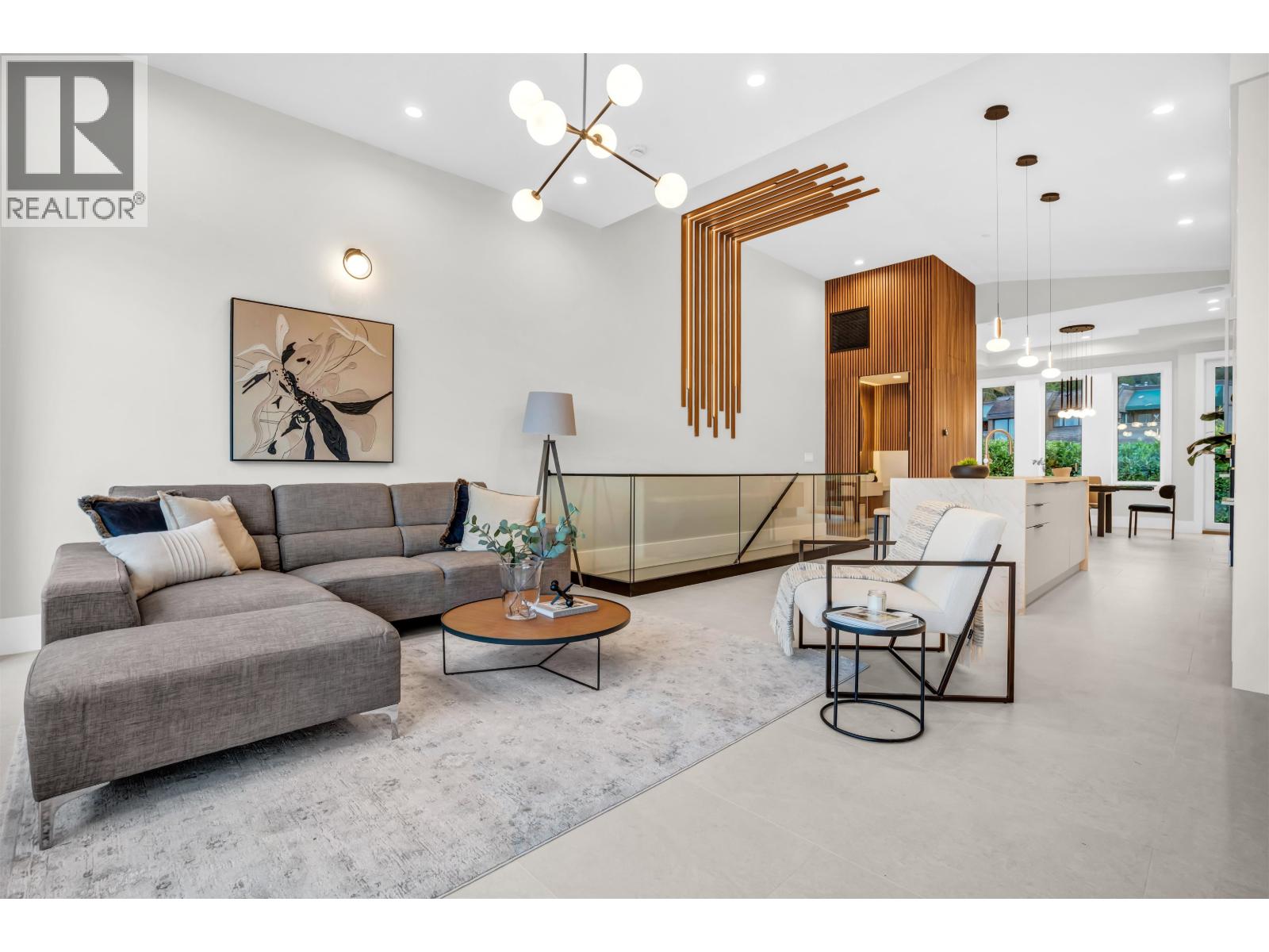 2380 Marine Dr, West Vancouver, BC V7V 1K8