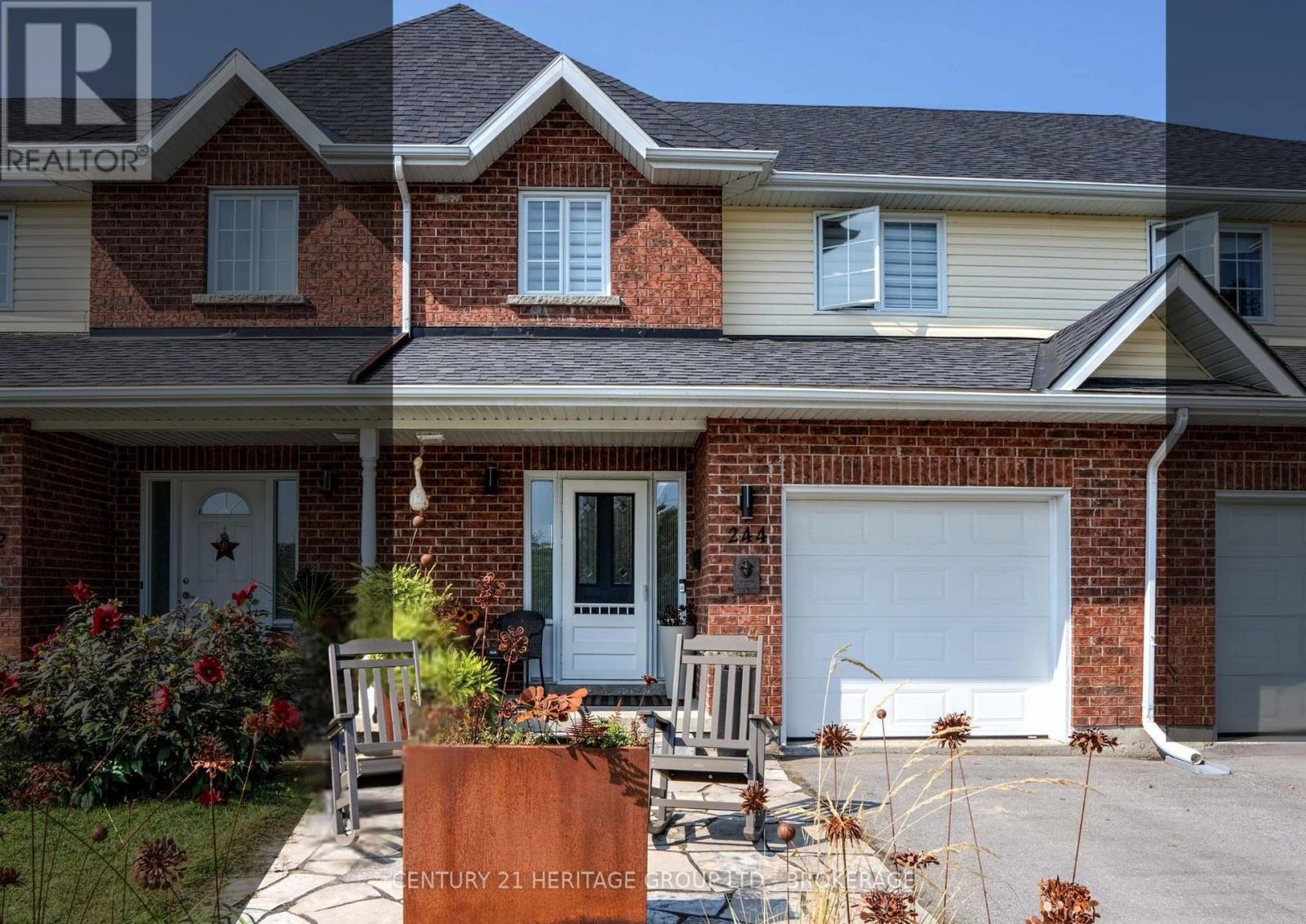 244 River St, Gananoque, ON K7G 2P7