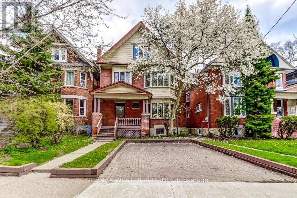 413 Parkside Dr, Toronto, ON M6R 2Z7