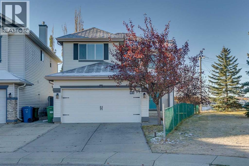 94 Somerglen Close SW, Calgary, AB T2Y 3Z5