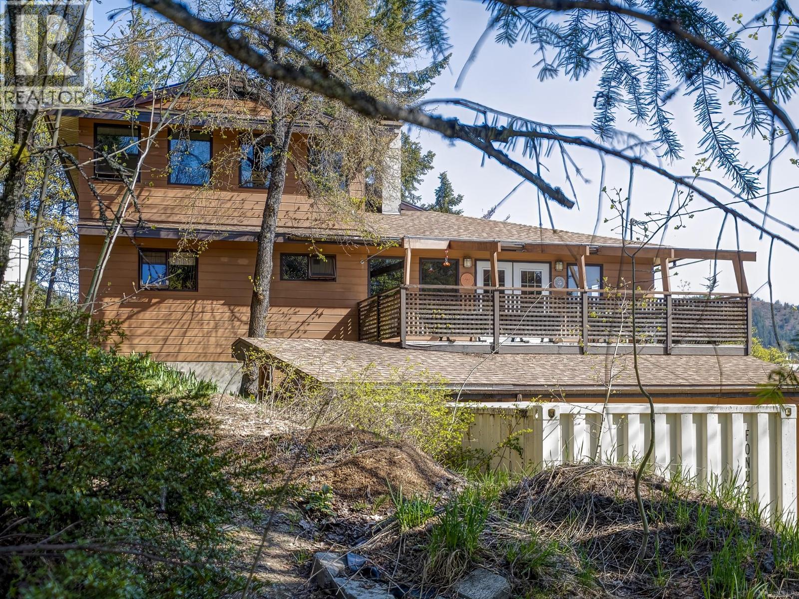 1750 Phoenix Ave, Rossland, BC V0G 1Y0