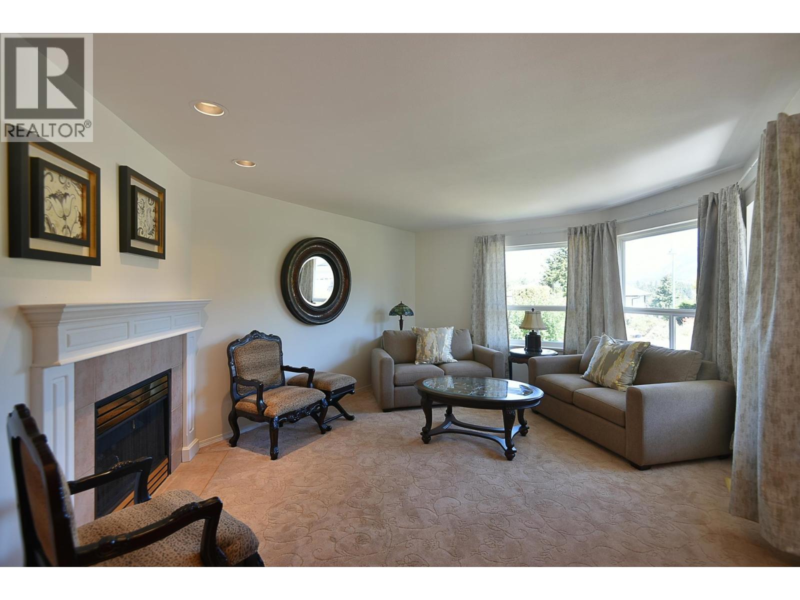5875 Turnstone Cres, Sechelt, BC V7Z 0L9