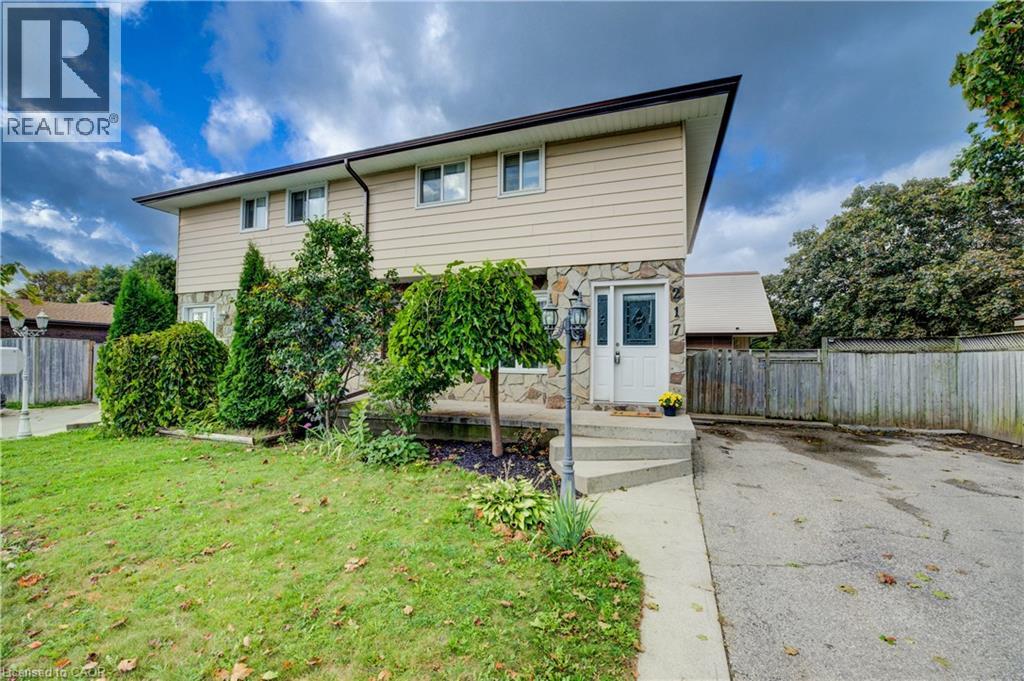 217 Southwood Dr, Cambridge, ON N1S 3S3