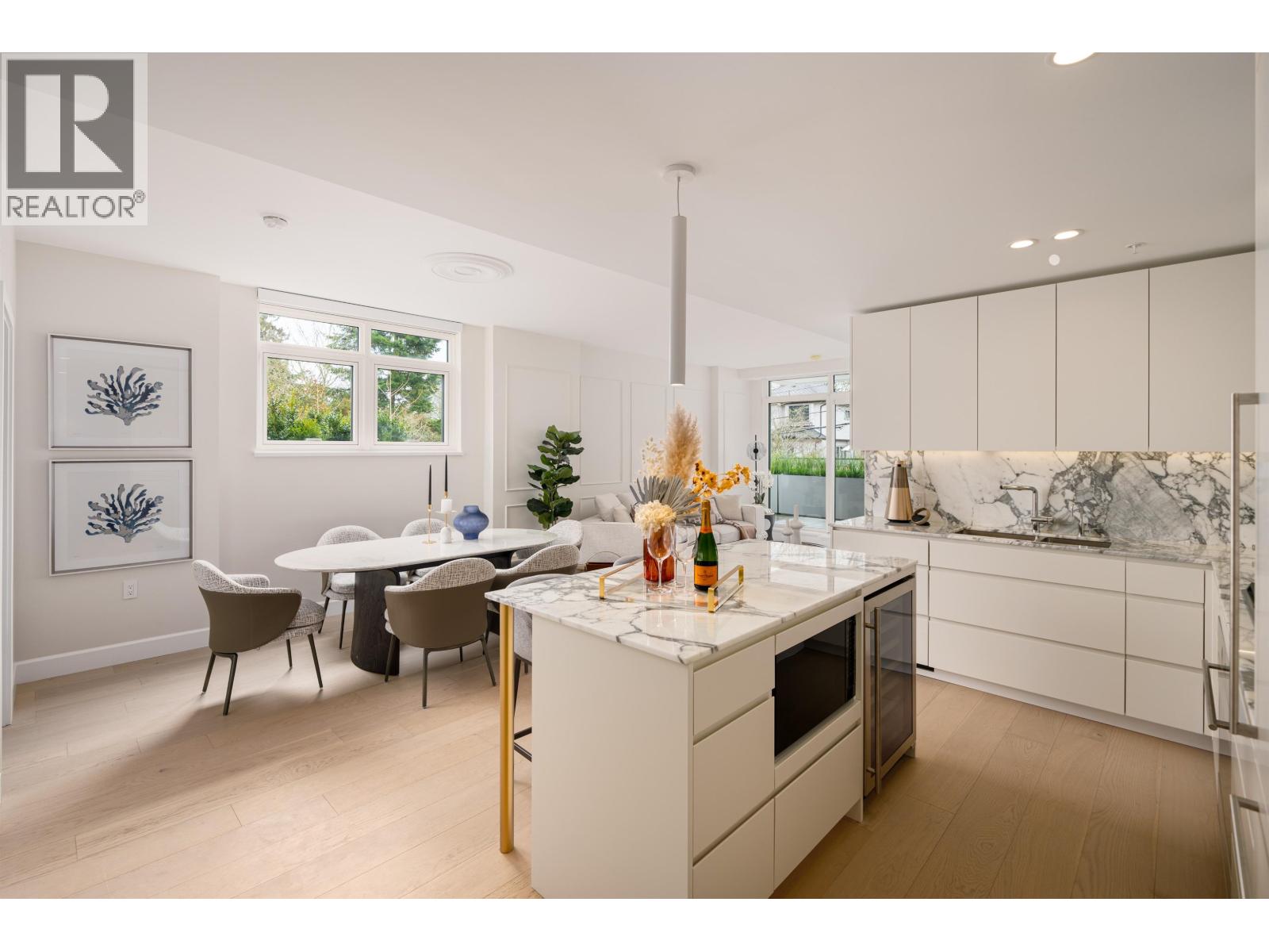 3668 W 10th Avenue Unit 202, Vancouver, BC V6R 2G3
