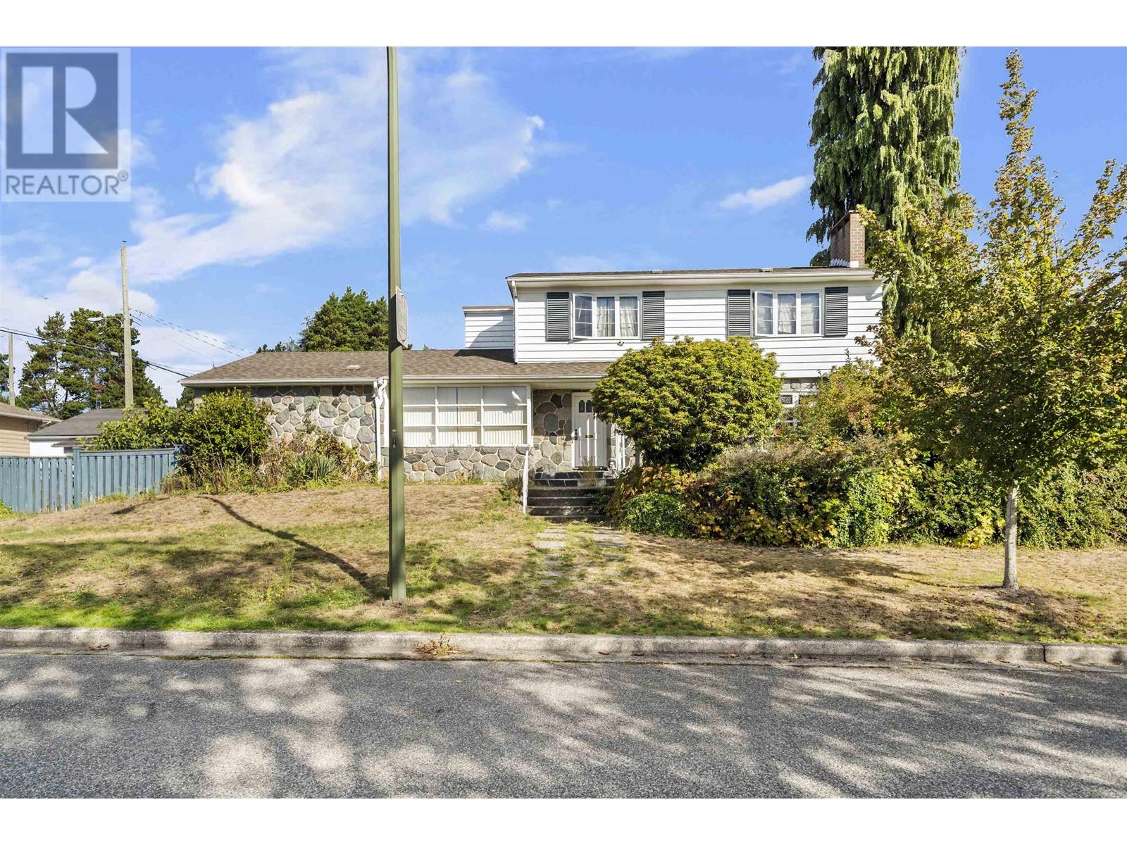609 W 52nd Ave, Vancouver, BC V6P 1G3