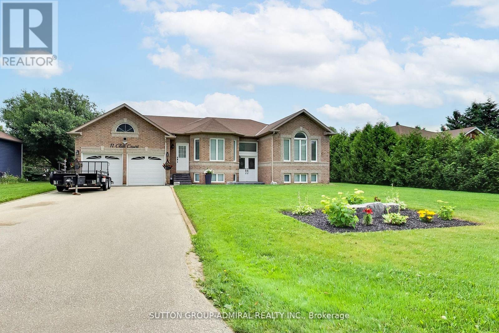11 Club Ct, Wasaga Beach, ON L9Z 1J8