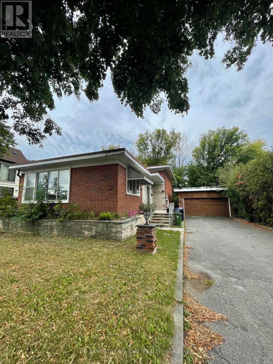75 Stormont Ave, Toronto, ON M5N 2C3